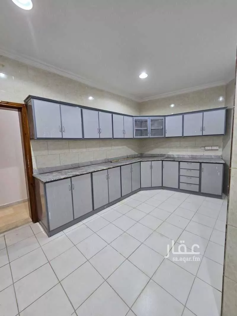 شقة للإيجار في شارع احمد بن يوسف بن القاسم, حي الشريبات, مدينة المدينة المنورة, منطقة المدينة المنورة 1 صورة