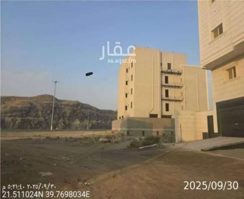 أرض للبيع في شارع علي الغاياتي, حي البحيرات, مدينة مكة المكرمة, منطقة مكة المكرمة 1 صورة