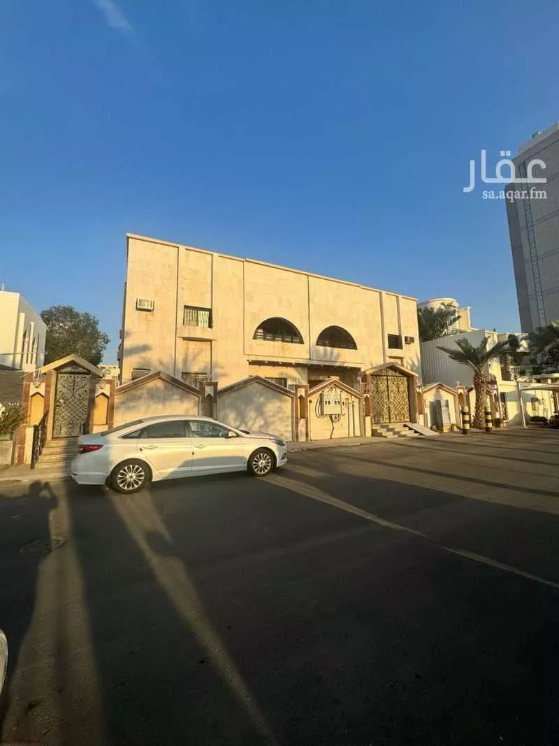 فيلا للبيع في شارع نهضة الادب, حي الروضة, مدينة جدة, منطقة مكة المكرمة 1 صورة