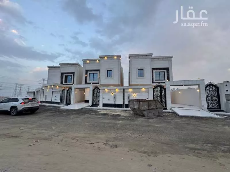 فيلا للبيع في شارع اشبيليه 65, حي العزيزية, مدينة الجبيل, المنطقة الشرقية 1 صورة