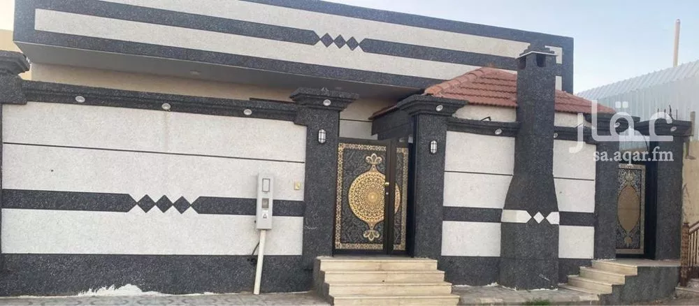 دور للبيع في شارع آل سارية, حي النظيم, مدينة تبوك, منطقة تبوك 1 صورة