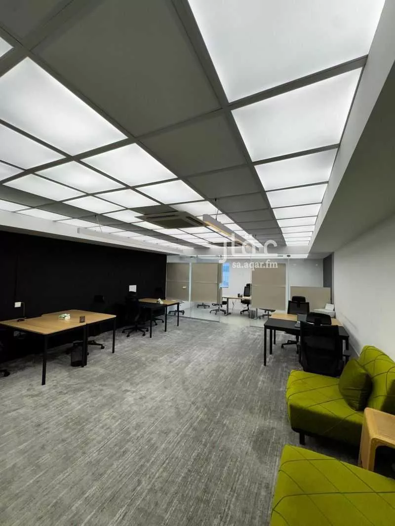مكتب تجاري للإيجار في شارع انس بن مالك, حي الياسمين, مدينة الرياض, منطقة الرياض 1 صورة