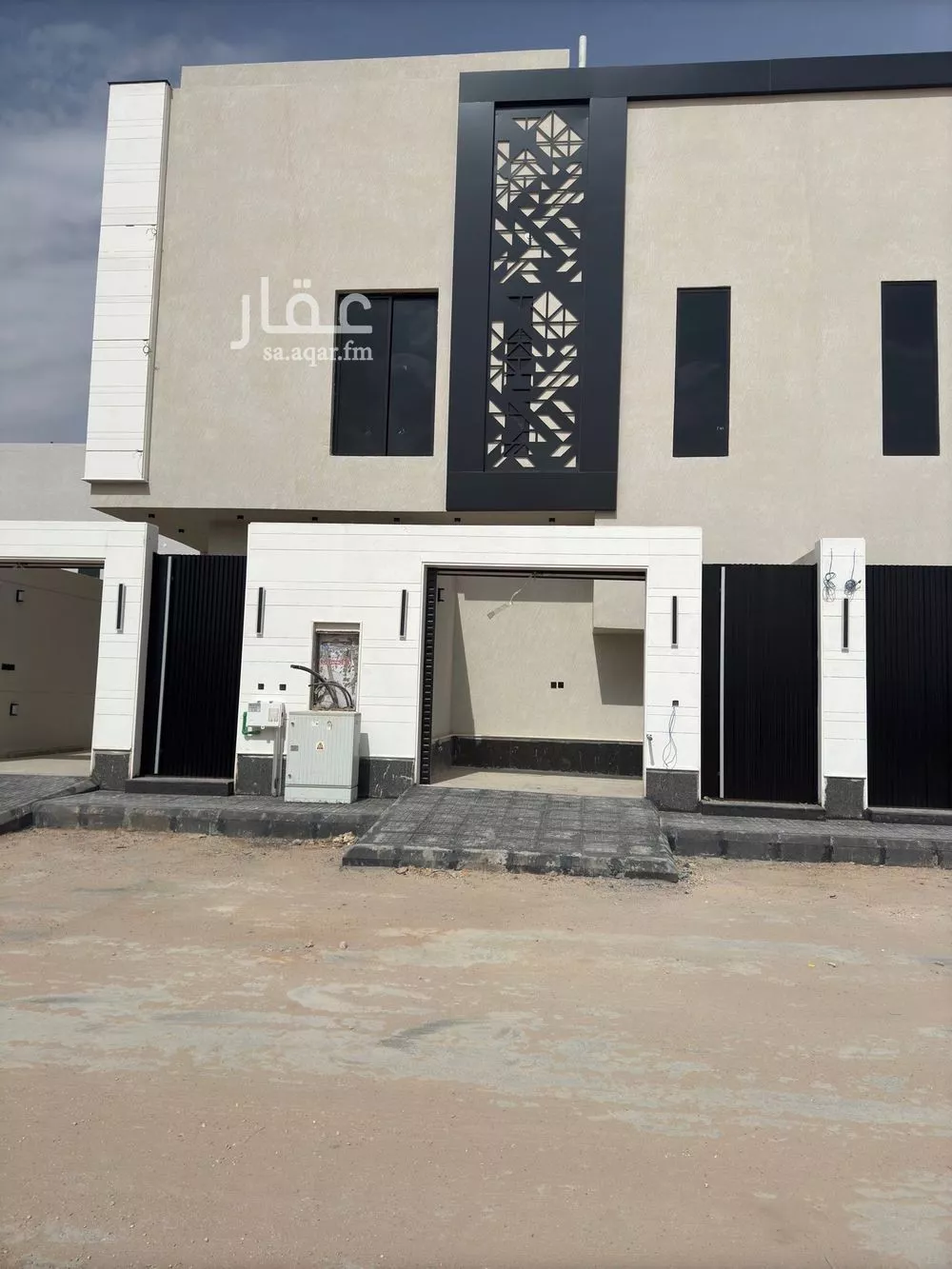 دور للبيع في شارع الشيخ عيسى بن سلمان ال خليفة, حي المعيزيلة, مدينة الرياض, منطقة الرياض 1 صورة
