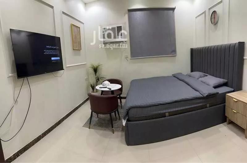 شقة مفروشة للحجز في شارع نعمان بن مقرن المزيني, حي العارض, الرياض 1 صورة