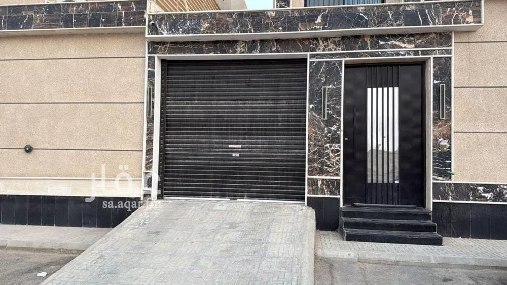 فيلا للإيجار في شارع شارع 18, حي بدر, مدينة الرياض, منطقة الرياض 1 صورة