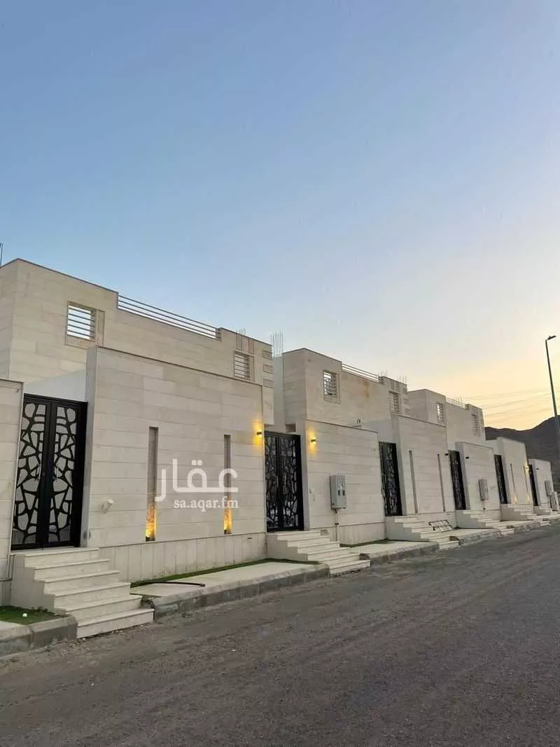 دور للبيع في شارع علي ابن مسهر ، حي السلام ، المدينة المنورة ، منطقة المدينة المنورة 1 صورة
