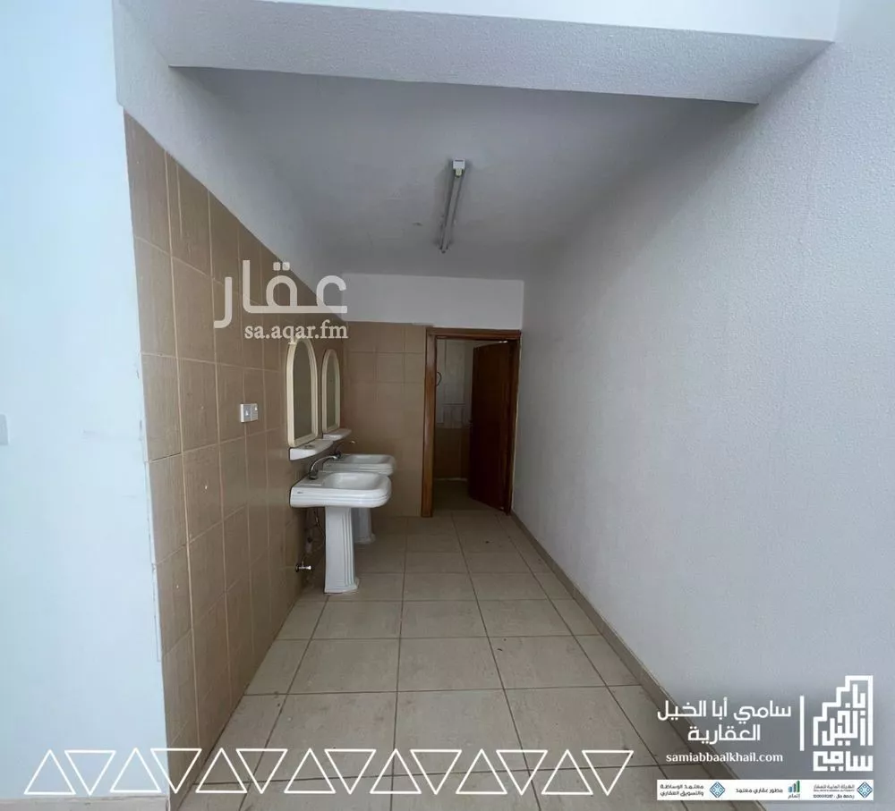 عمارة للبيع في شارع محمود بن زنكي, حي الخليج, مدينة البكيرية, منطقة القصيم 1 صورة