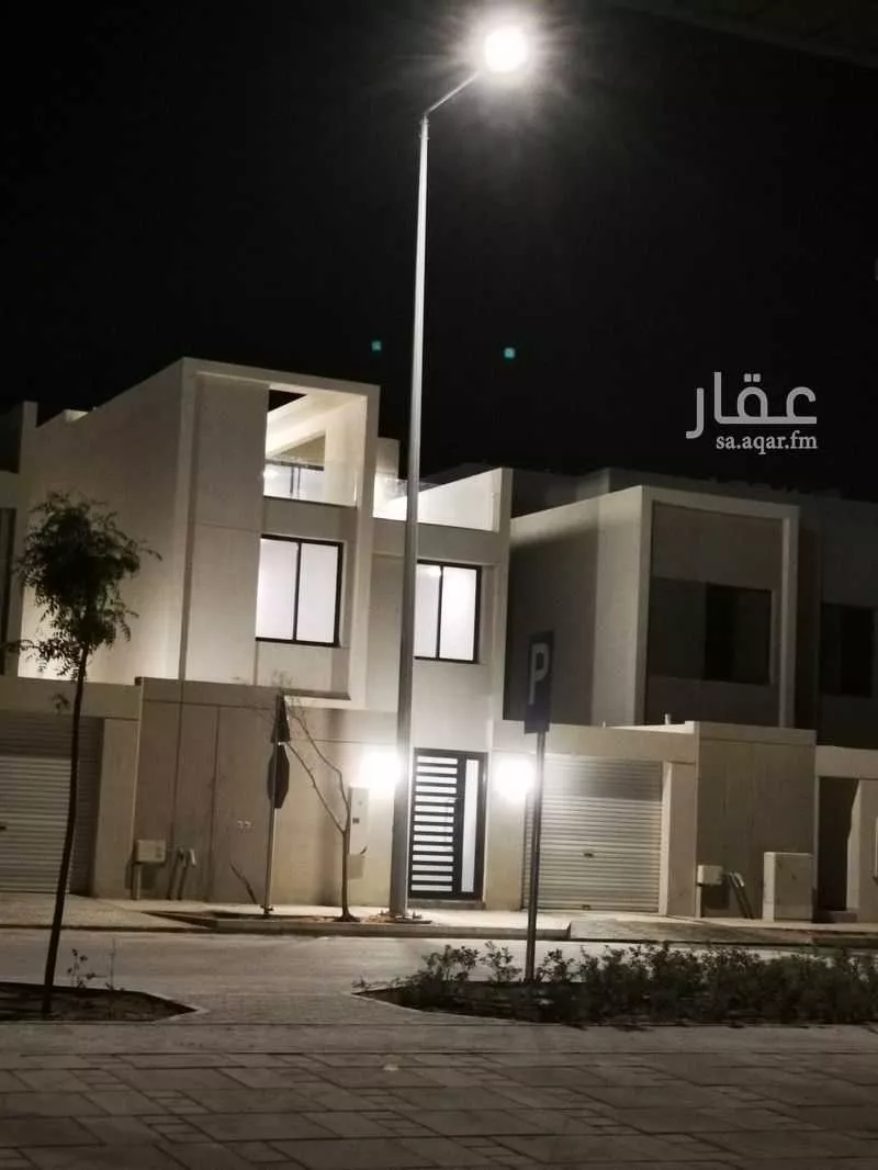فيلا للإيجار في شارع الامير فيصل بن بندر بن عبدالعزيز الفرعي ، حي مطار الملك خالد الدولي ، الرياض ، منطقة الرياض 1 صورة