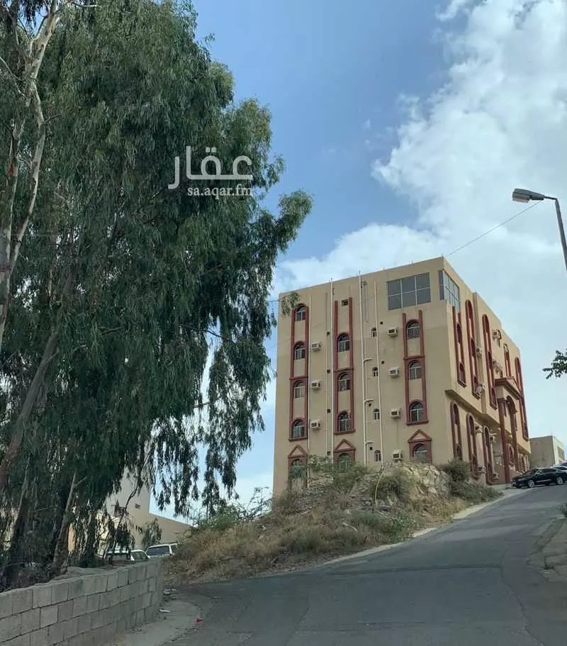 شقة للإيجار في شارع تميم بن يعار, حي الحجاز, مدينة الباحة, منطقة الباحة 1 صورة