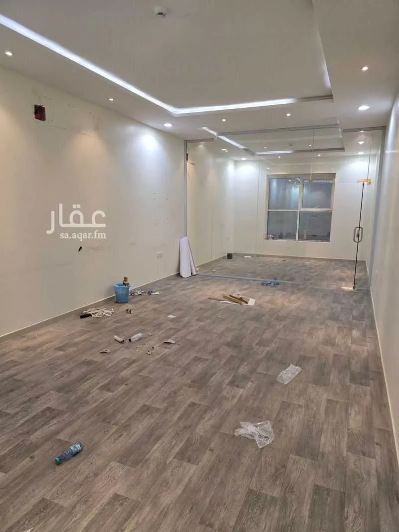 مكتب تجاري للإيجار في شارع المصانع, حي الحمراء, مدينة الرياض, منطقة الرياض 1 صورة
