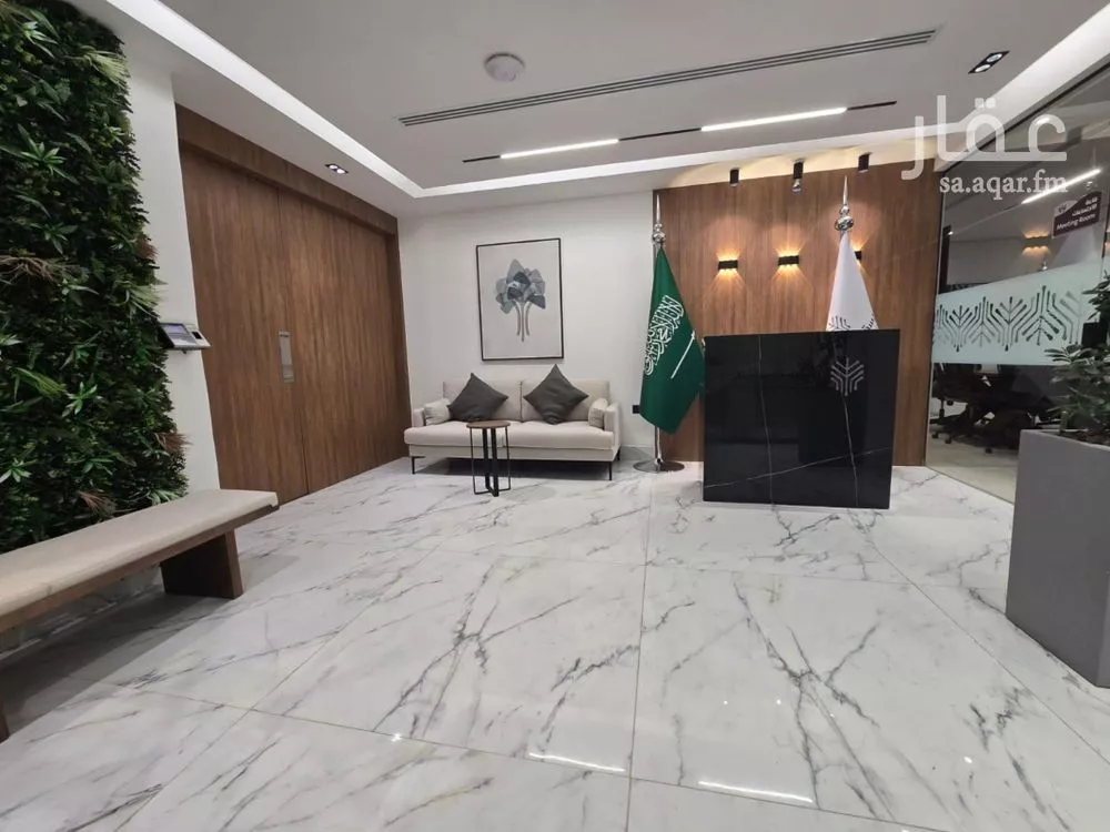 مكتب تجاري للإيجار في شارع سعود بن عبدالعزيز بن محمد الفرعي, حي التعاون, مدينة الرياض, منطقة الرياض 1 صورة