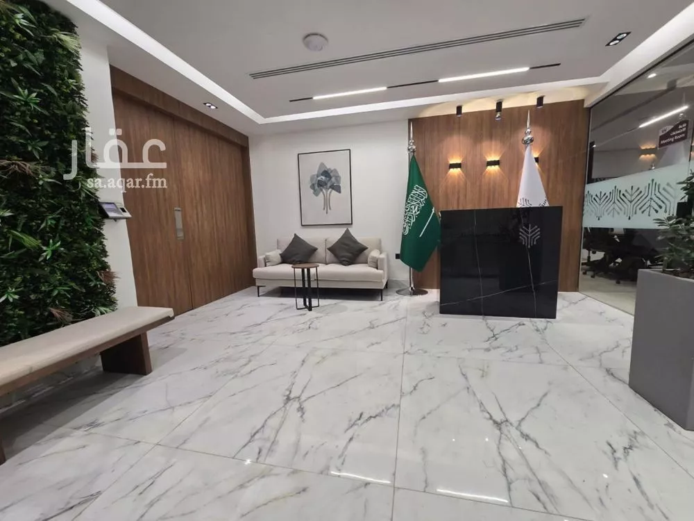 مكتب تجاري للإيجار في شارع سعود بن عبدالعزيز بن محمد الفرعي, حي التعاون, مدينة الرياض, منطقة الرياض 1 صورة