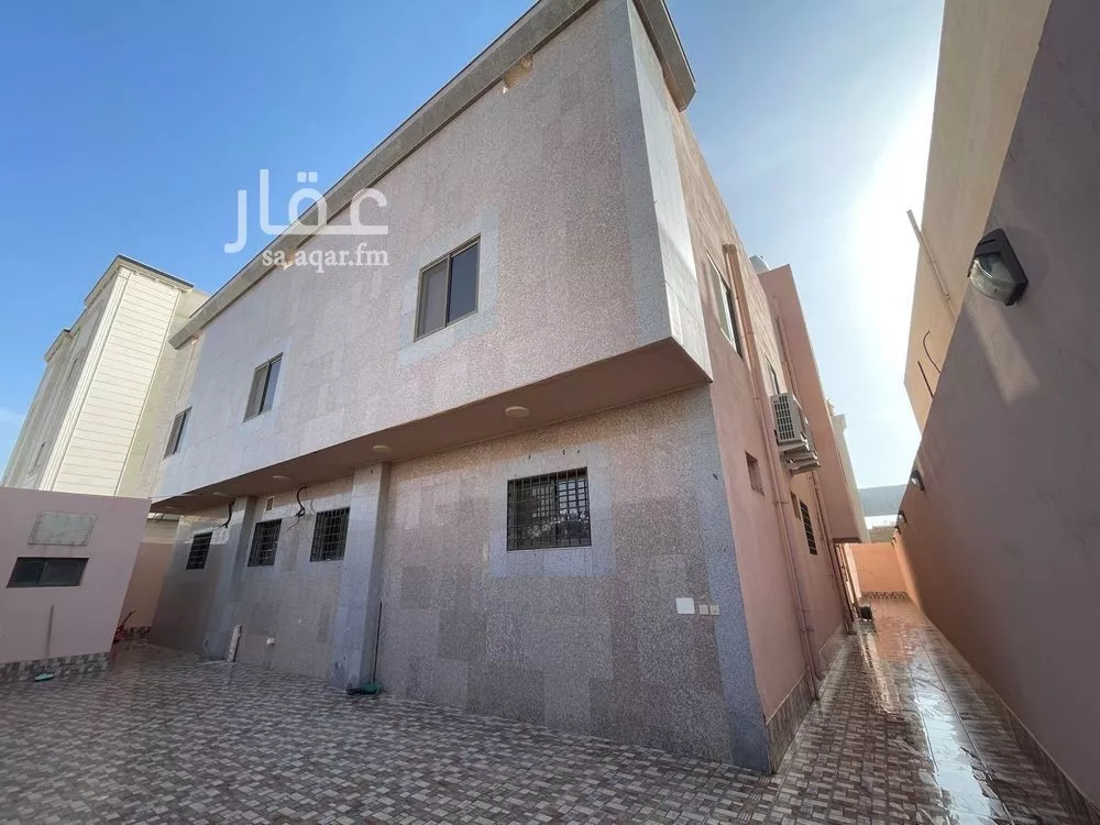 عمارة للبيع في شارع مسلمه بن القاسم, حي شظاة, مدينة المدينه المنوره, منطقة المدينة المنورة 1 صورة