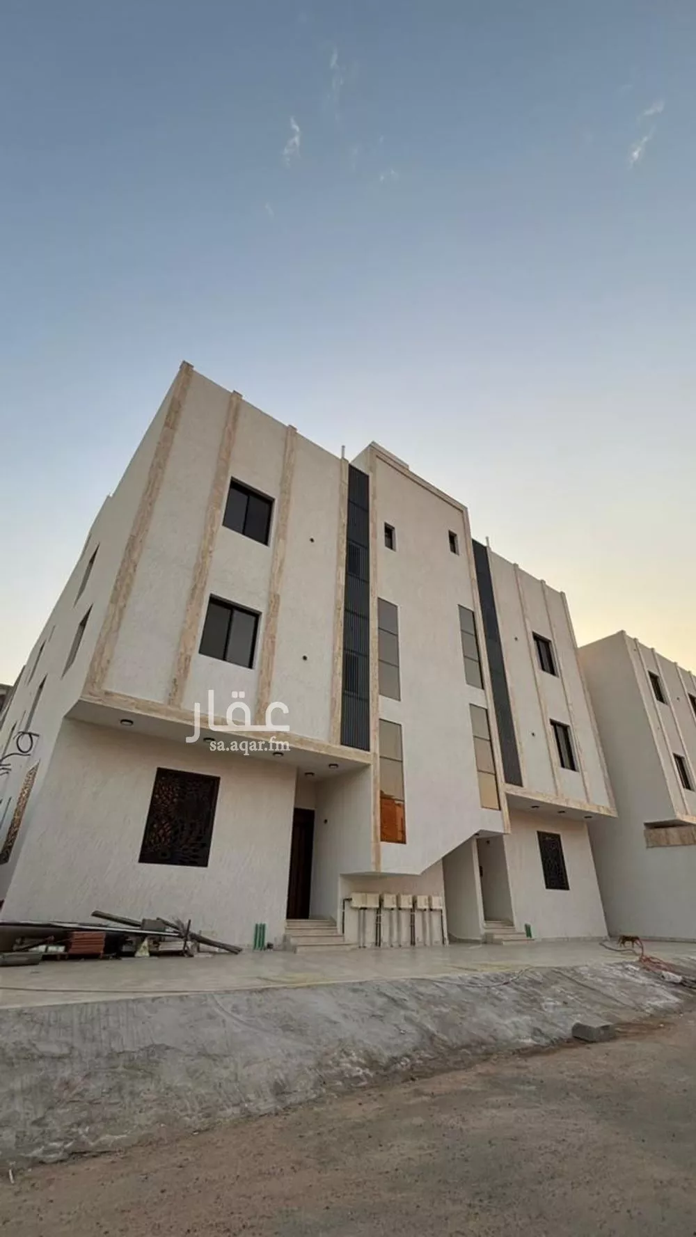 شقة للبيع في شارع محمد بن صالح الصيمري, حي الدفاع, مدينة المدينة المنورة, منطقة المدينة المنورة 1 صورة