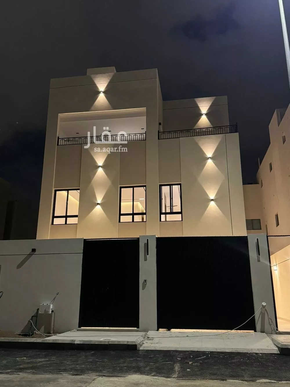 فيلا للبيع في شارع عبدالله بن مصعب, حي وادي مذينب, مدينة المدينه المنوره, منطقة المدينة المنورة 1 صورة