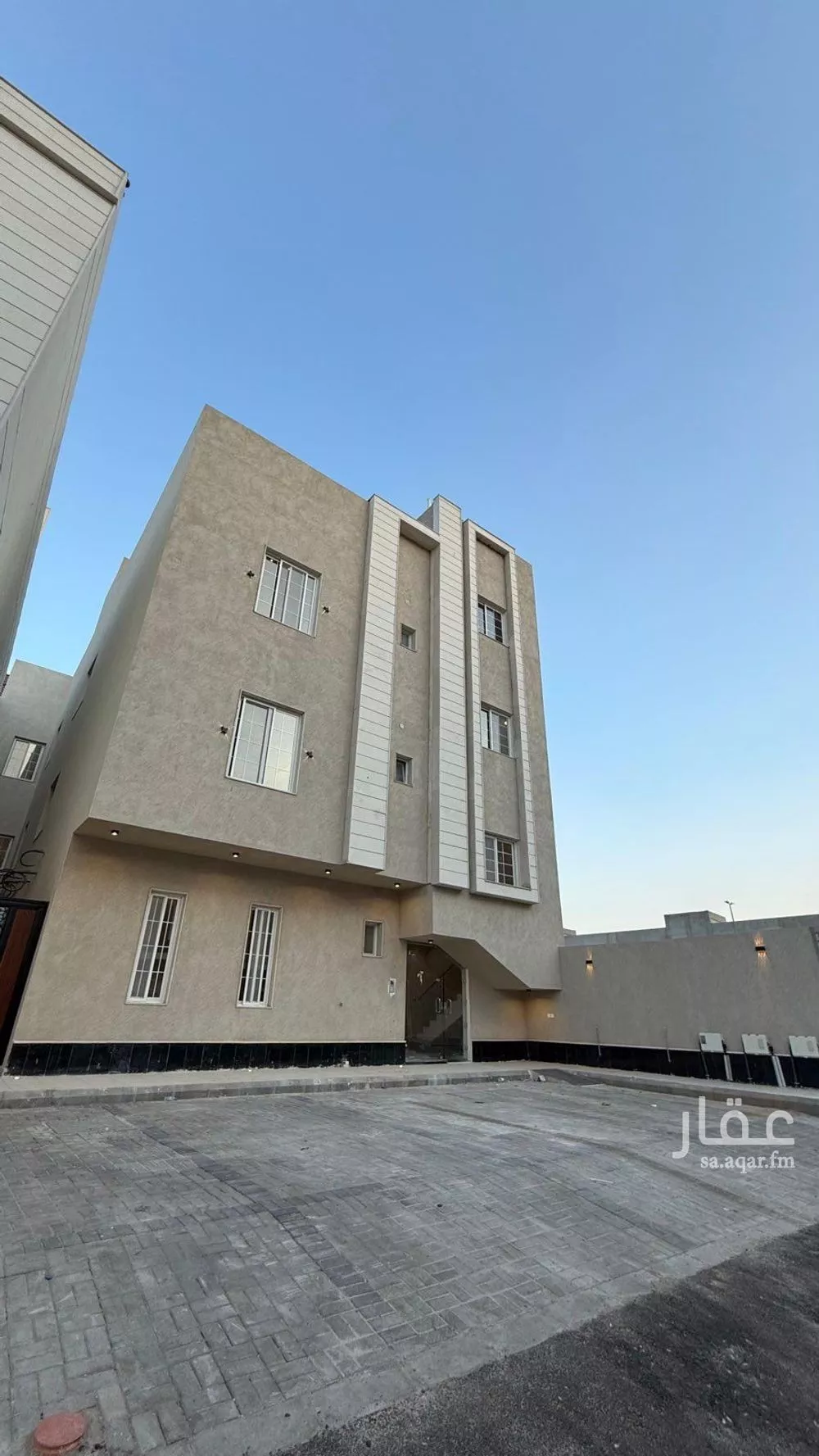 شقة للبيع في شارع انيسة بنت كعب, حي الجامعة, مدينة المدينه المنوره, منطقة المدينة المنورة 1 صورة