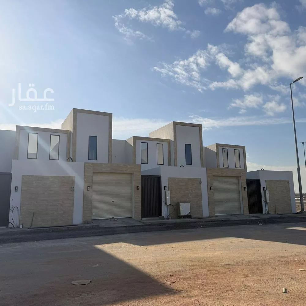 دور للبيع في شارع عبدالملك بن مروان, حي نبلاء, مدينة المدينة المنورة, منطقة المدينة المنورة 1 صورة