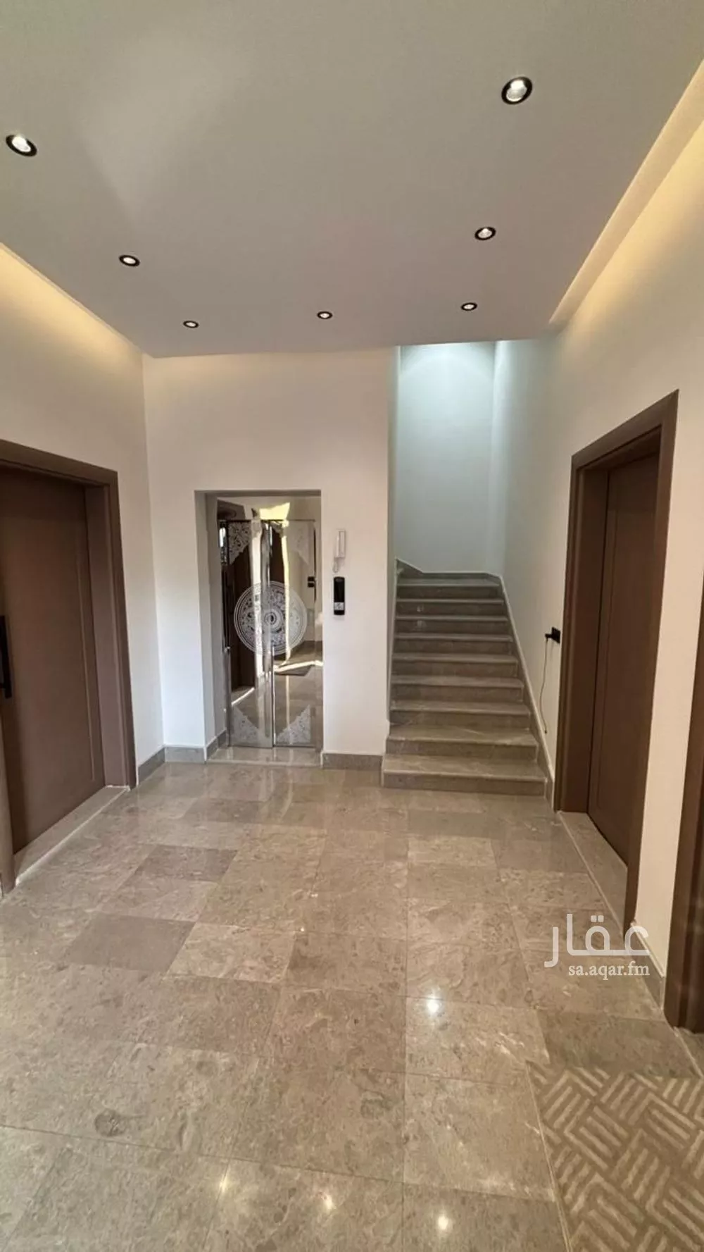 شقة للبيع في شارع شارع ابو اسحق الشيرازى, حي الدفاع, مدينة المدينه المنوره, منطقة المدينة المنورة 1 صورة