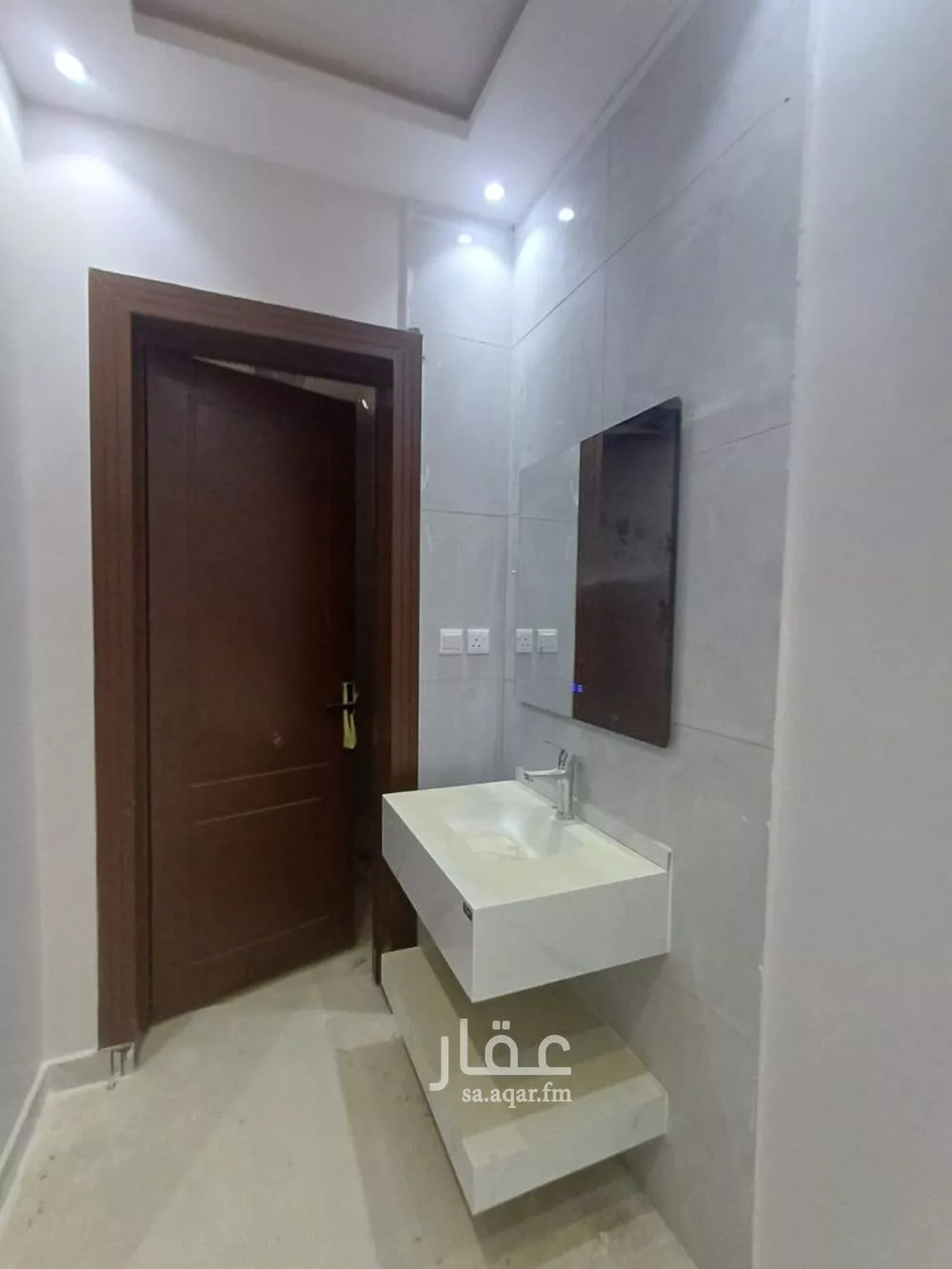 دور للبيع في شارع الدائري الثالث, حي النظيم, مدينة الرياض, منطقة الرياض 1 صورة