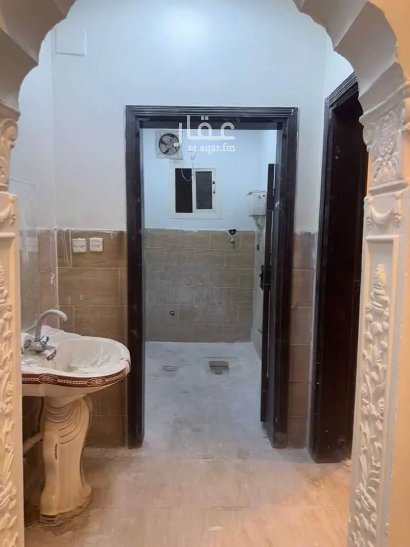 عمارة للإيجار في شارع احمد بن ابراهيم منصور, حي سكة الحديد, مدينة المدينه المنوره, منطقة المدينة المنورة 1 صورة