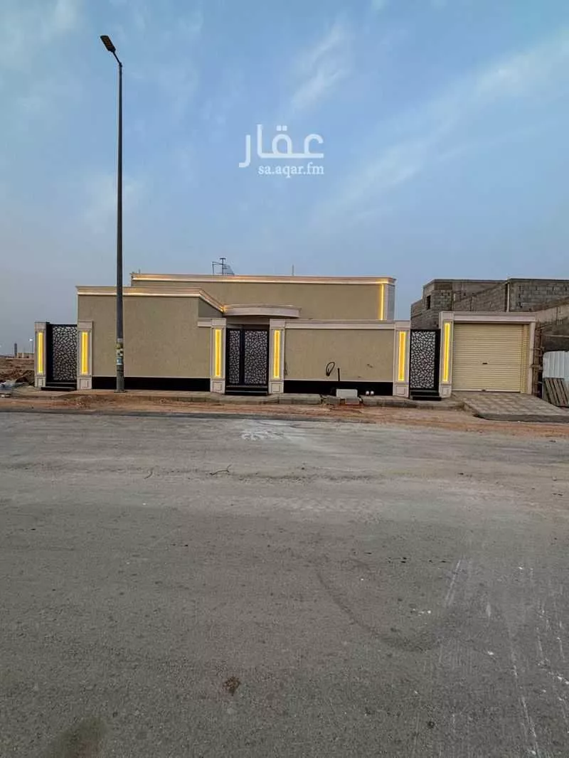 فيلا للبيع في شارع شارع عام , حي الزاهر, مدينة الخرج, منطقة الرياض 1 صورة