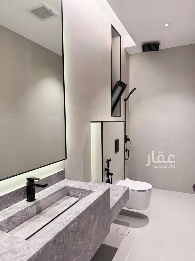 دور للبيع في شارع رقم 479, حي الملقا, مدينة الرياض, منطقة الرياض 1 صورة
