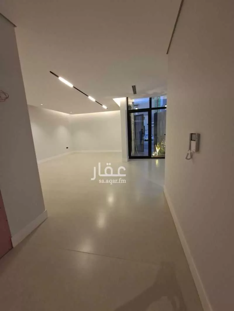 فيلا للبيع في شارع خليج السويس, حي الملقا, مدينة الرياض, منطقة الرياض 1 صورة