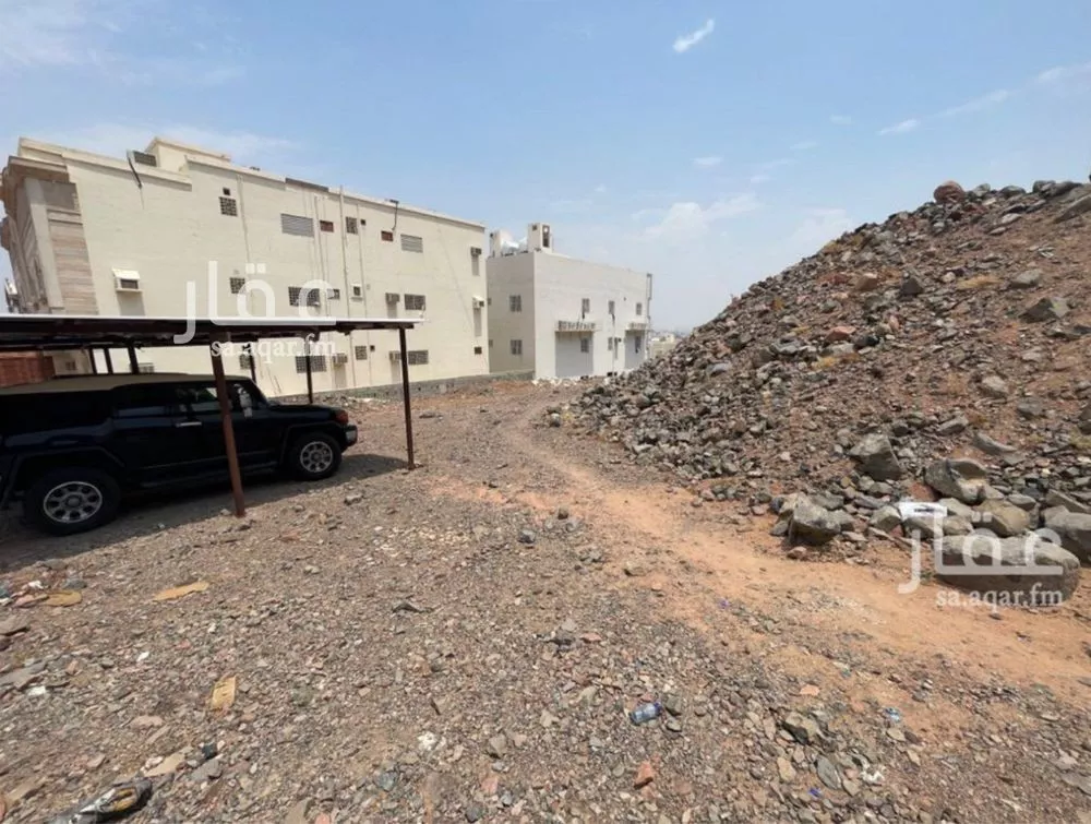 أرض للبيع في شارع فاطمة ابنت عياش ابن ابي الفتح, حي الجماوات, مدينة المدينة المنورة, منطقة المدينة المنورة 1 صورة