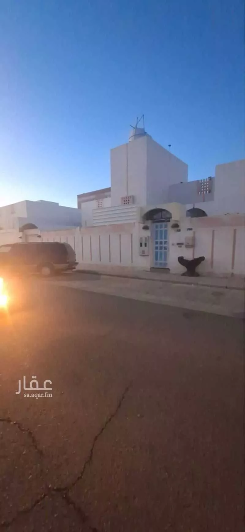 فيلا للبيع في شارع المستورد بن الاحنف, حي الإسكان, مدينة المدينه المنوره, منطقة المدينة المنورة 1 صورة
