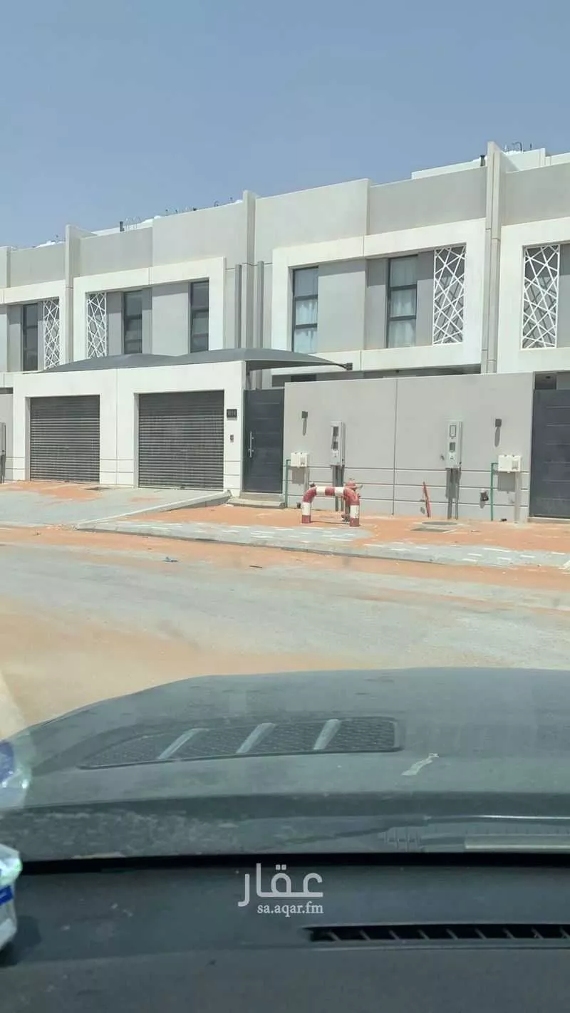 فيلا للإيجار في شارع عثمان بن أبي الحسن, حي مطار الملك خالد الدولي, مدينة الرياض, منطقة الرياض 1 صورة