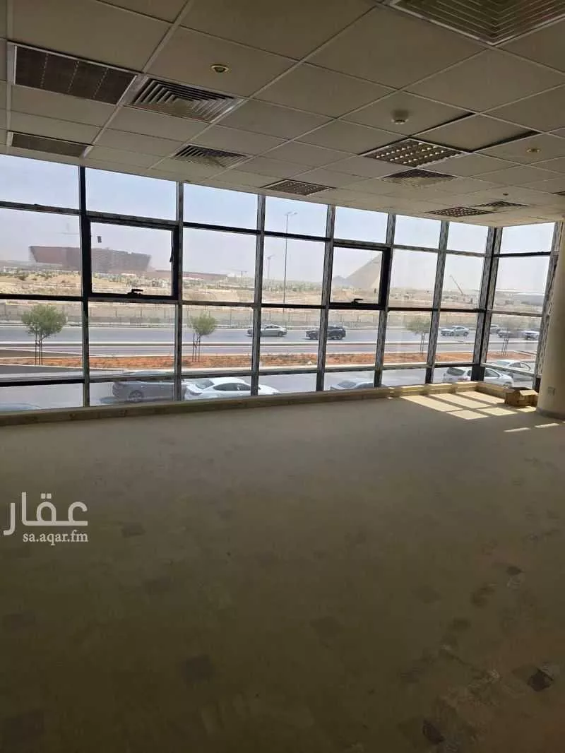 مكتب تجاري للإيجار في شارع الملك عبدالعزيز ابن عبدالرحمن سعود, حي السليمانية, مدينة الرياض, منطقة الرياض 1 صورة