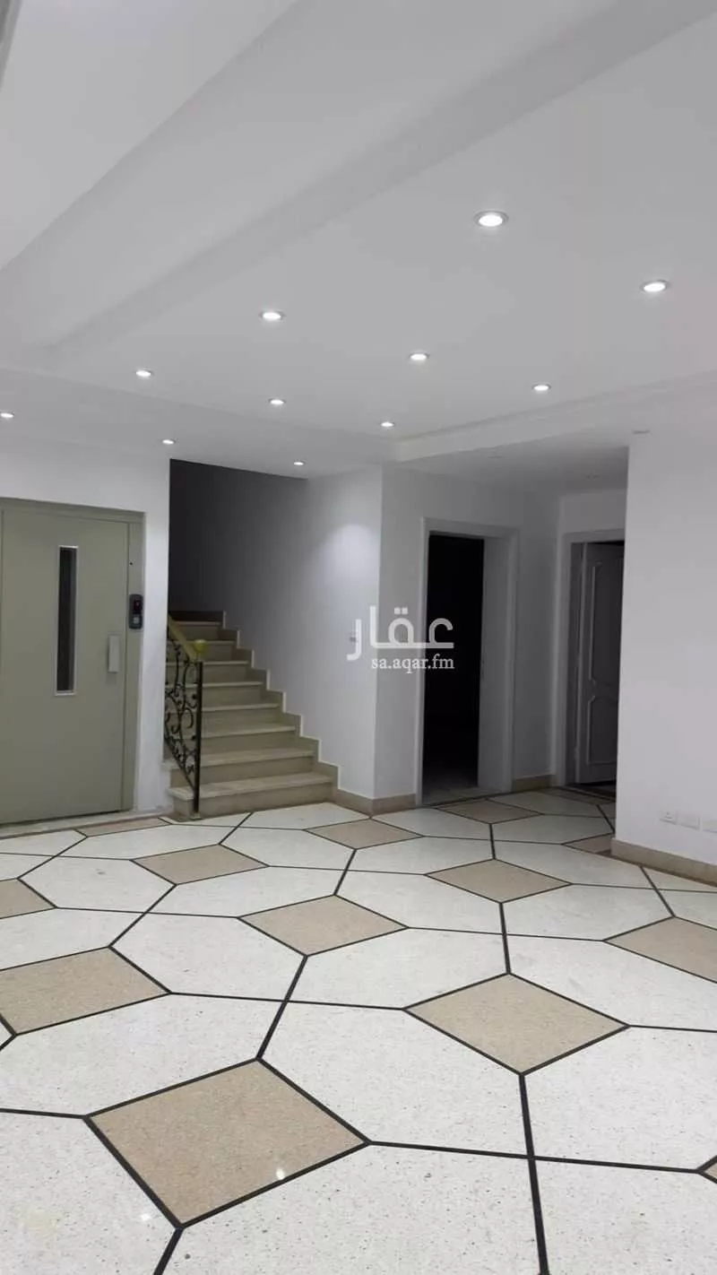 فيلا للإيجار في شارع عبدالعزيز ابن معمر, حي المحمدية, مدينة جدة, منطقة مكة المكرمة 1 صورة