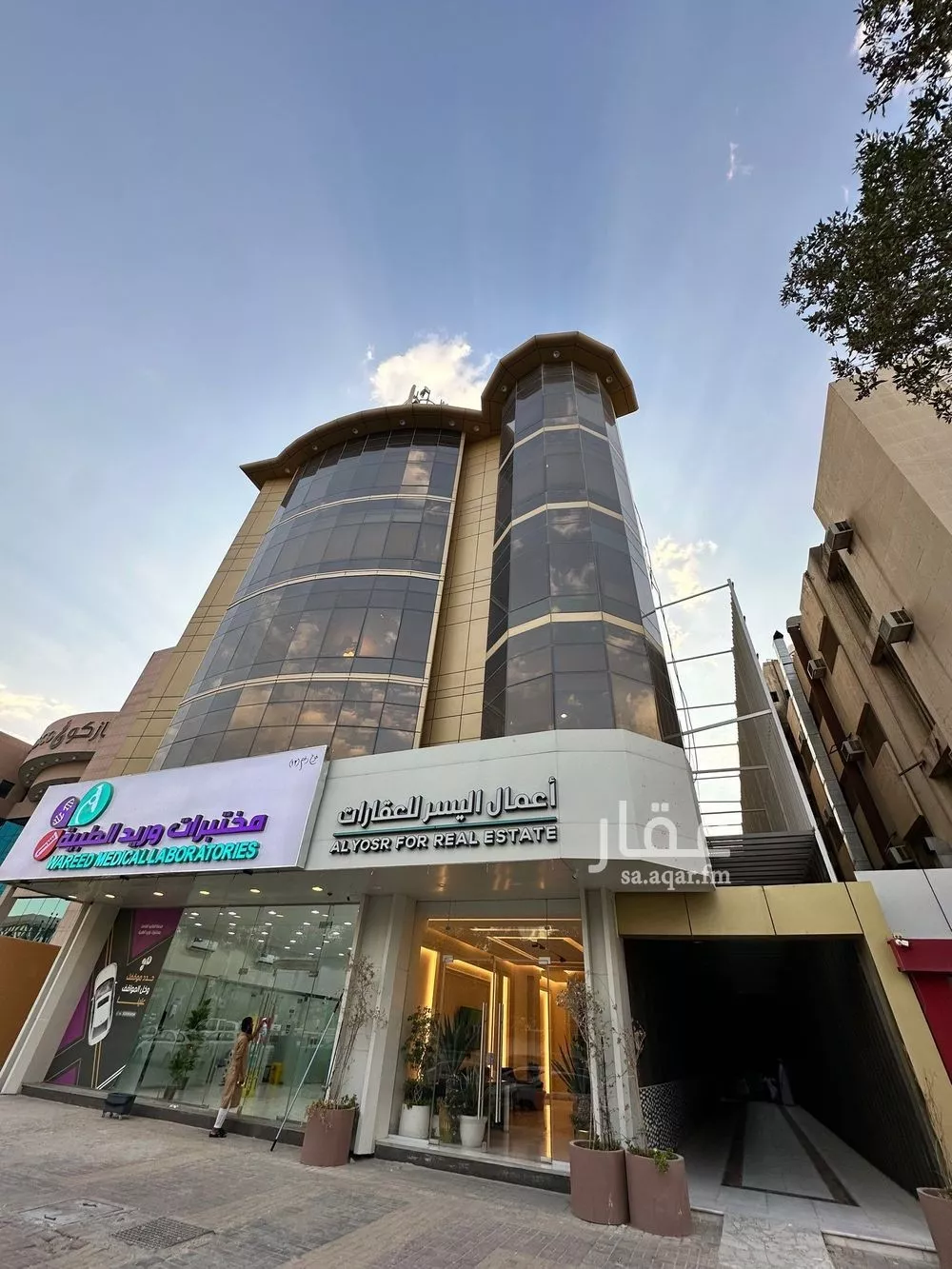 مكتب تجاري للإيجار في شارع الامير عبدالعزيز بن مساعد بن جلوي, حي العليا, مدينة الرياض, منطقة الرياض 1 صورة