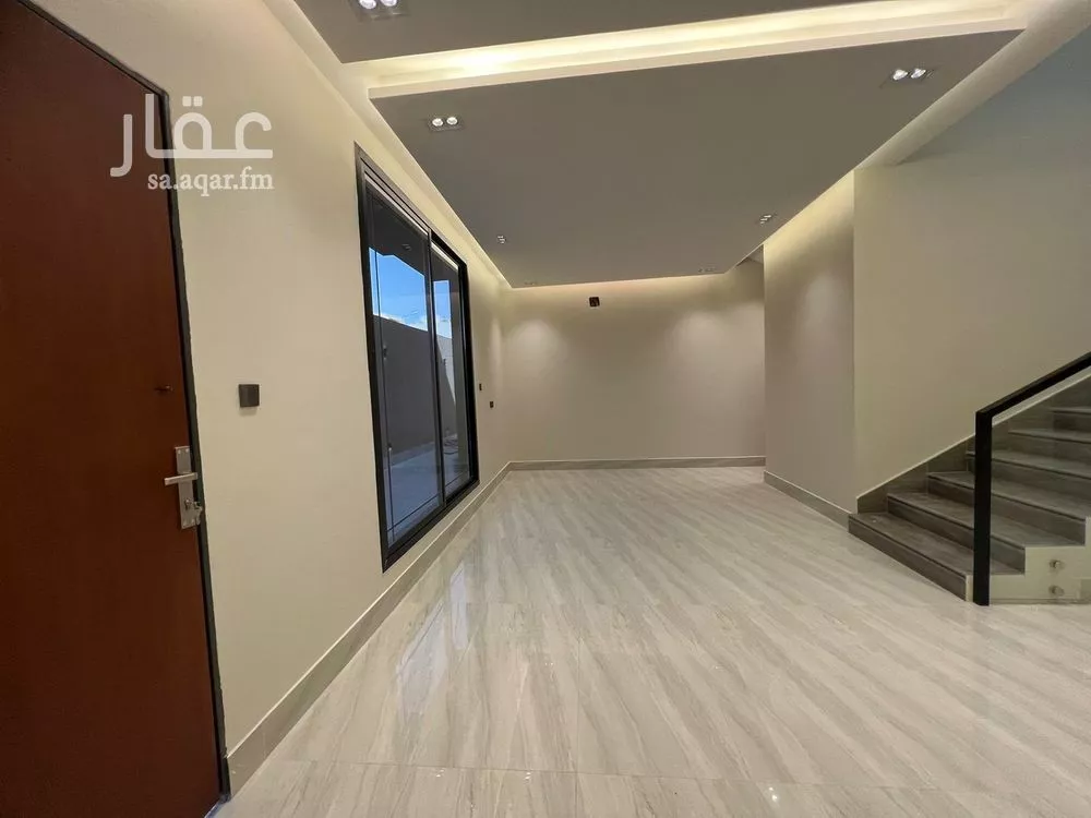 فيلا للبيع في شارع عبدالله بن الخطاب, حي الرمال, مدينة الرياض, منطقة الرياض 1 صورة