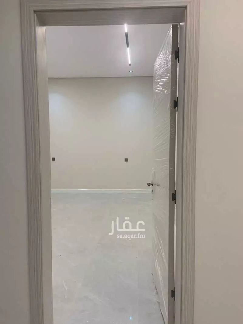 دور للبيع في شارع عثمان بن صالح, حي السويدي, مدينة الرياض, منطقة الرياض 1 صورة