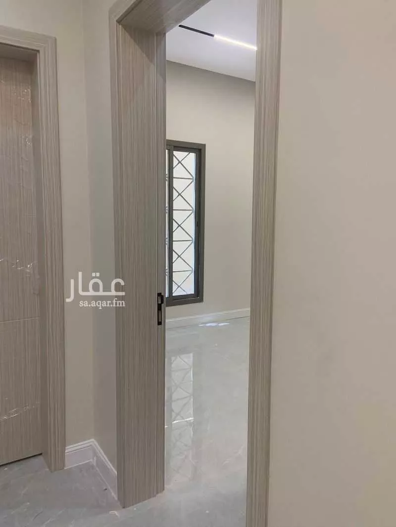 دور للبيع في شارع عثمان بن صالح, حي السويدي, مدينة الرياض, منطقة الرياض 1 صورة