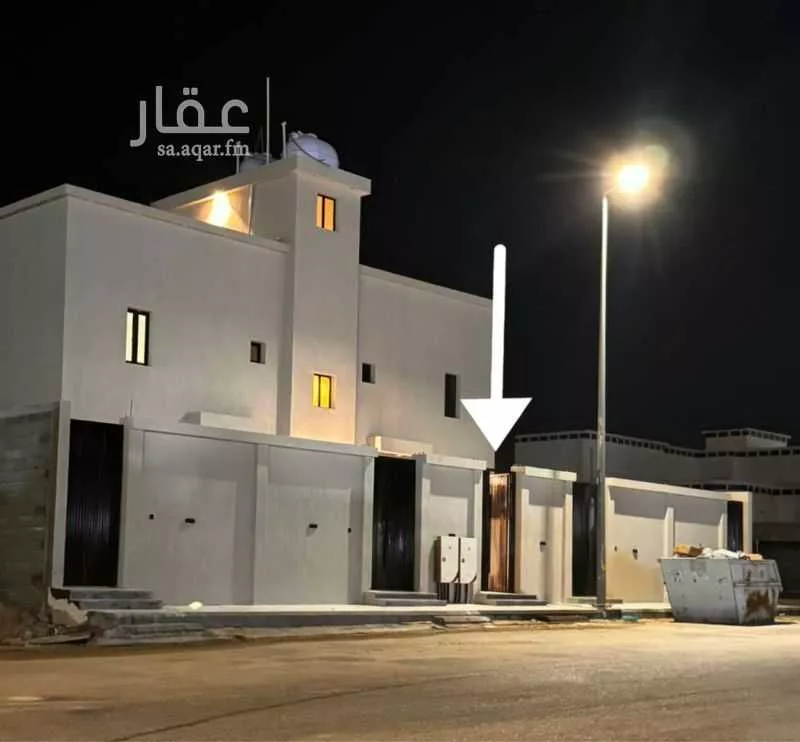 عمارة للإيجار في شارع الاحمدي, حي الخليج, مدينة النعيرية, المنطقة الشرقية 1 صورة