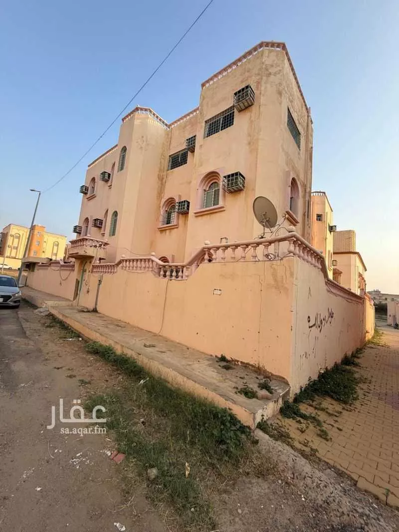 عمارة للبيع في شارع سراقة بن مالك, حي الضرس, مدينة محائل, منطقة عسير 1 صورة