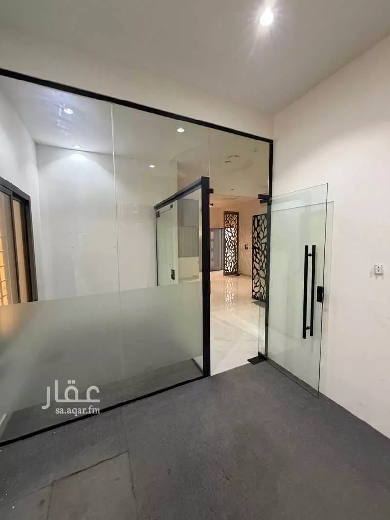 مكتب تجاري للإيجار في شارع السلامه, حي النرجس, مدينة الرياض, منطقة الرياض 1 صورة