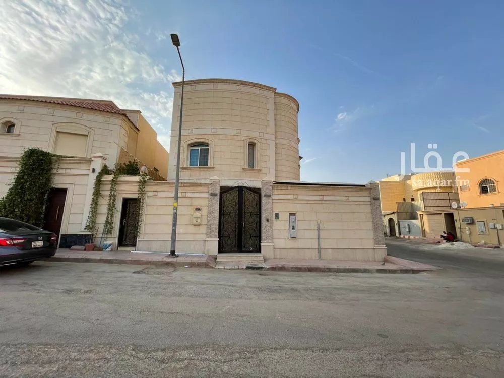 فيلا للبيع في شارع شهيد الدين ثم الوطن محمد مسفر الزهرانى, حي الشهداء, مدينة الرياض, منطقة الرياض 1 صورة