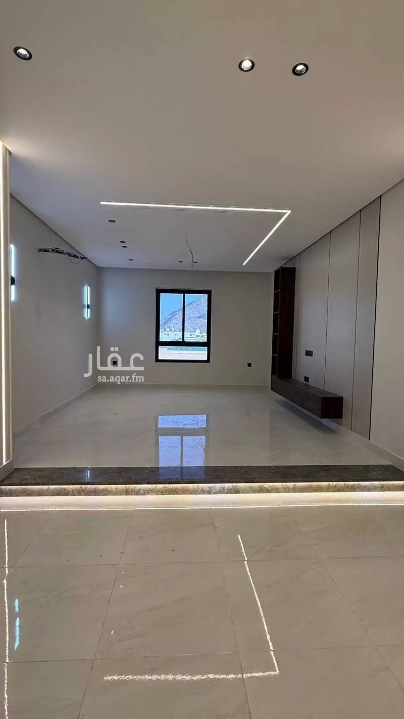 دور للبيع في شارع شارع الكوادر, حي معاد, مدينة مكه المكرمه, منطقة مكة المكرمة 1 صورة