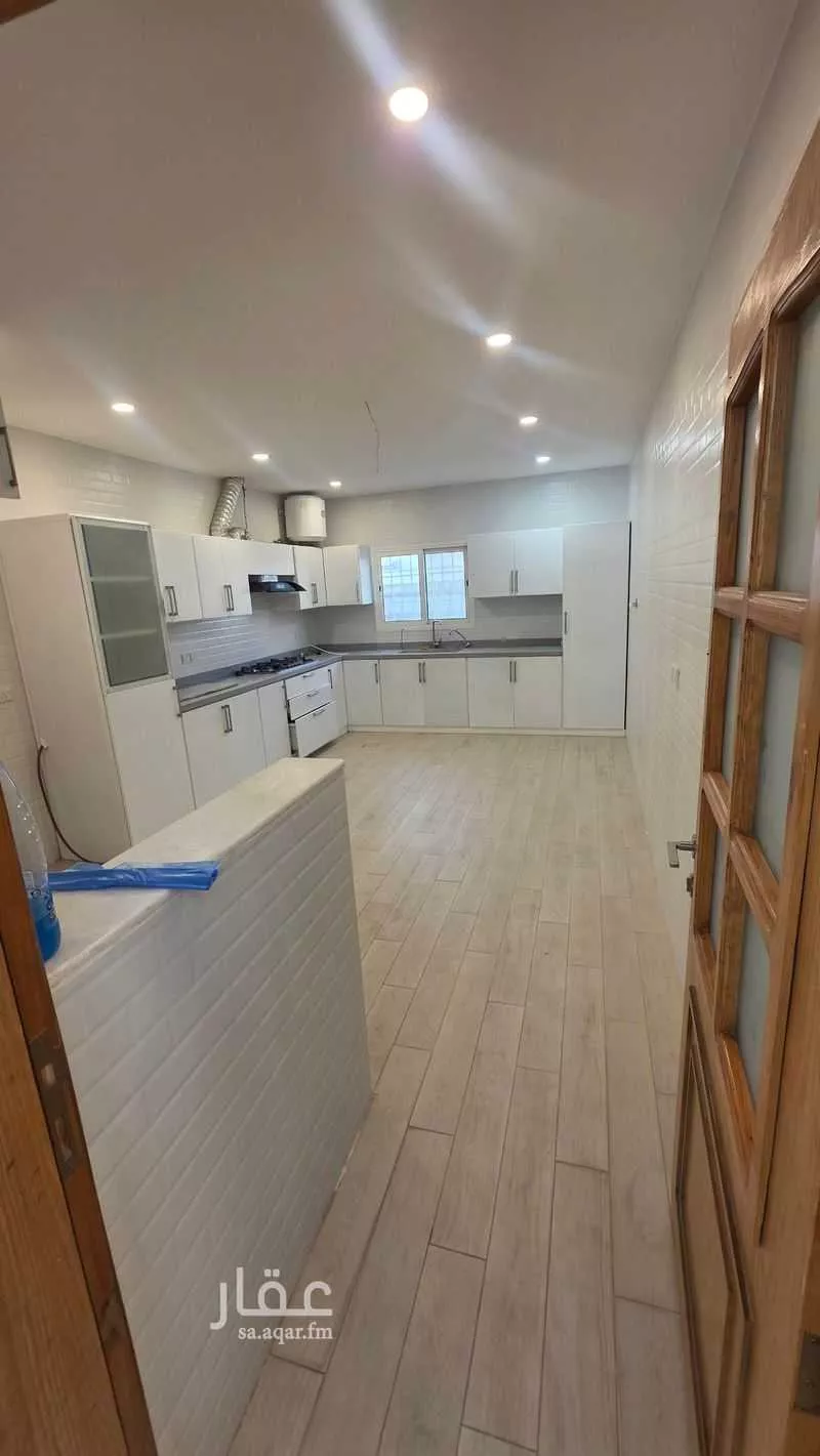 شقة للإيجار في شارع نعمان بن مقرن المزيني ، البحيرة ، الخبر ، الخبر 1 صورة