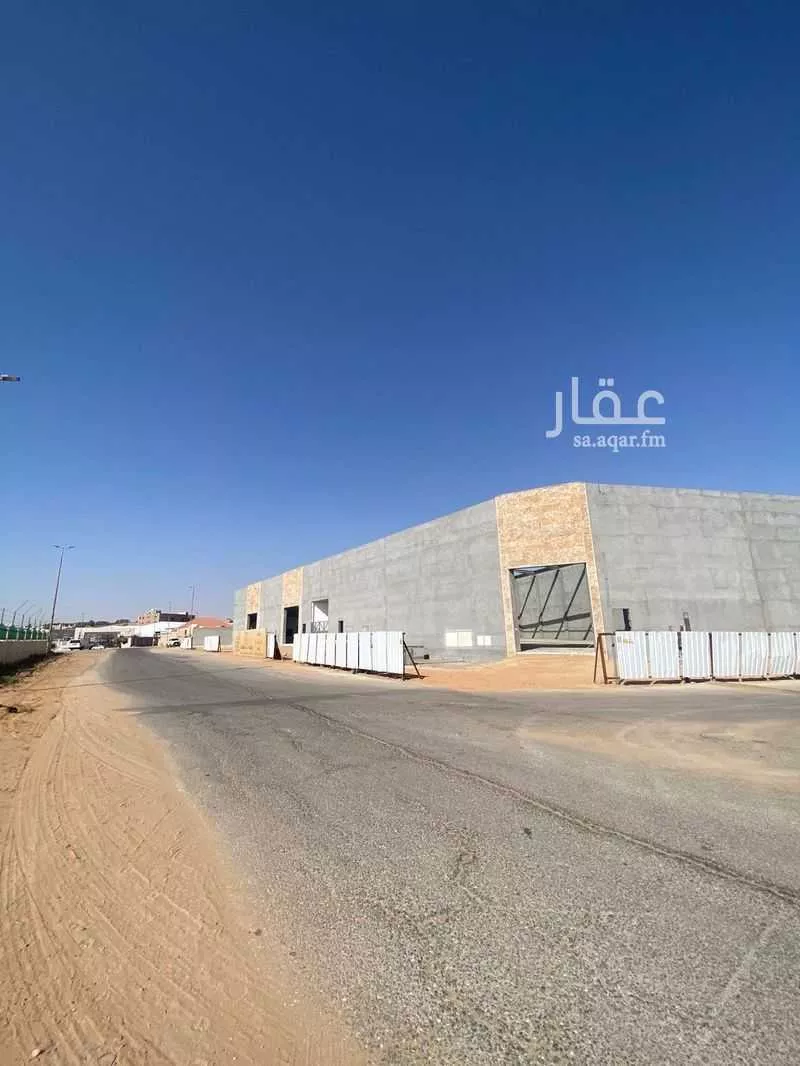 مستودع للإيجار في شارع الأغلب بن عمرو, حي الصفراء, مدينة عنيزة, منطقة القصيم 1 صورة