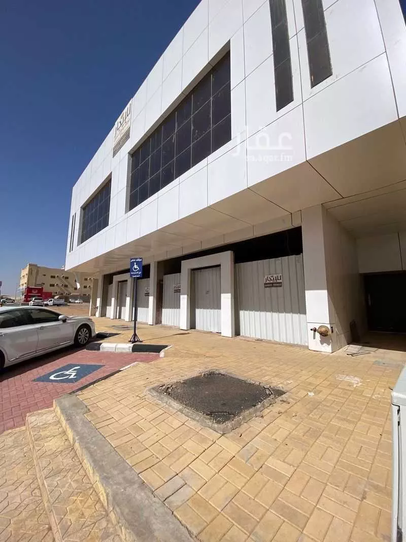 عمارة للإيجار في شارع الملك سعود بن عبدالعزيز, حي الصالحية, مدينة عنيزة, منطقة القصيم 1 صورة