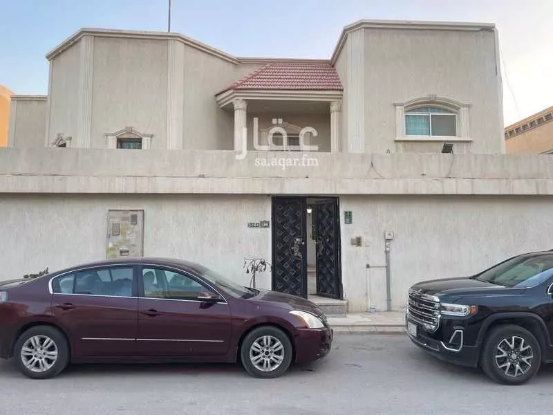 فيلا للبيع في شارع عيسى الزواوي, حي النزهة, مدينة الرياض, منطقة الرياض 1 صورة