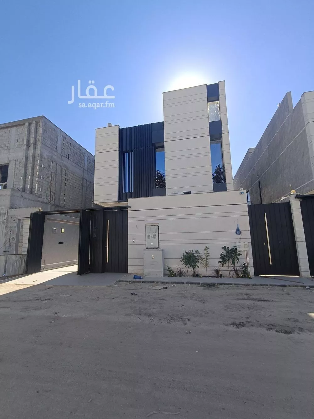 فيلا للبيع في شارع الميدان بن صخر, حي الرمال, مدينة الرياض, منطقة الرياض 1 صورة