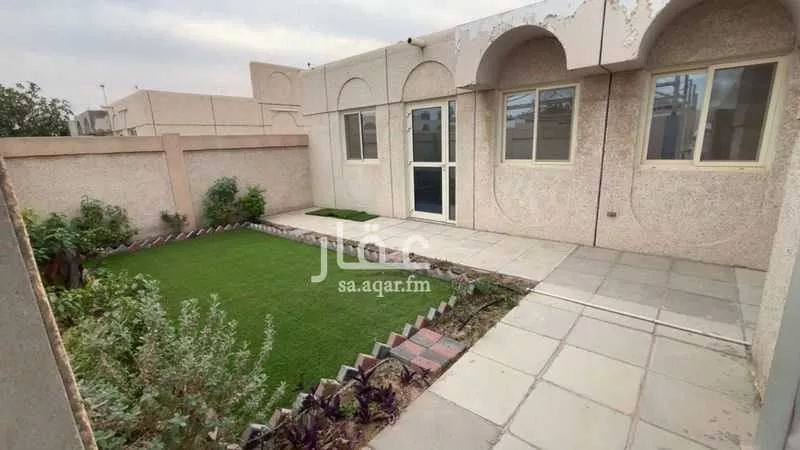 فيلا للبيع في شارع شــارع 60, حي الاحياء الشرقيه, مدينة مدينه الجبيل الصناعيه, المنطقة الشرقية 1 صورة