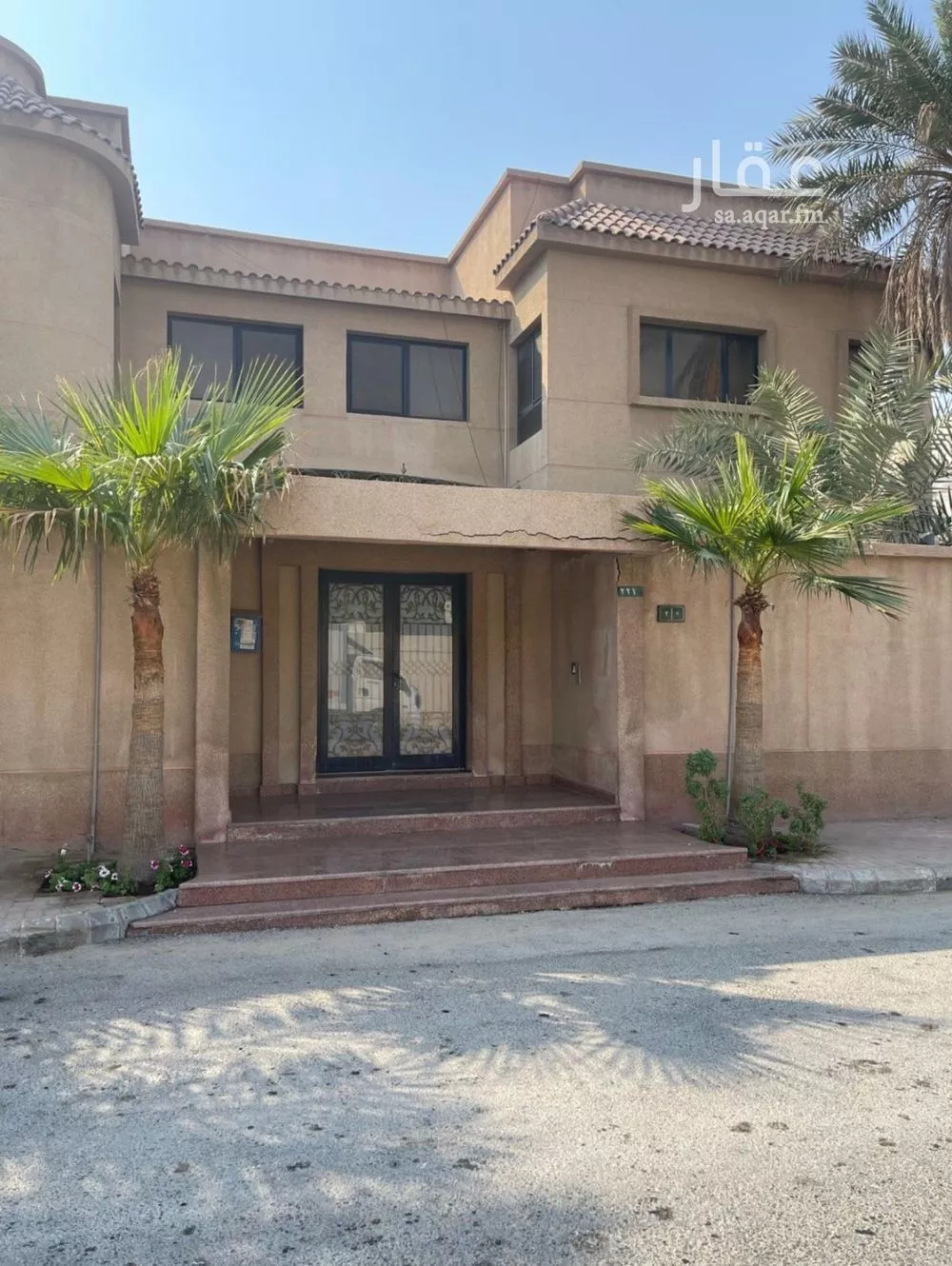 فيلا للبيع في شارع الطفيل بن عمرو, حي العزيزية, مدينة الدمام, المنطقة الشرقية 1 صورة