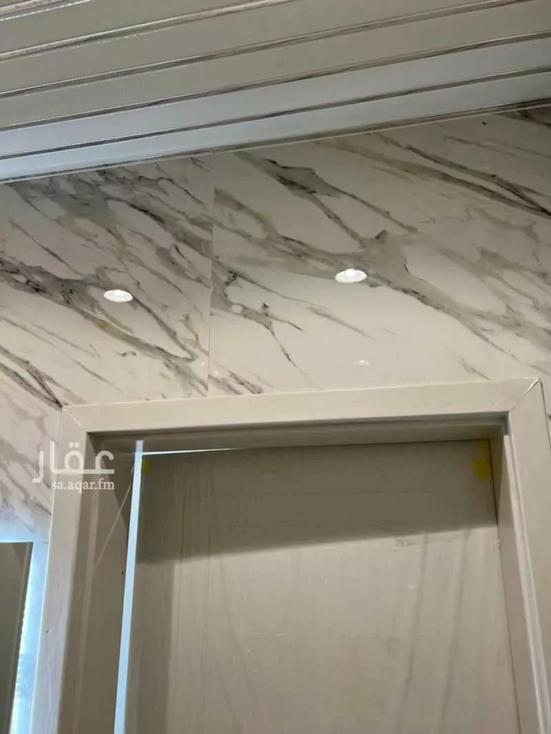 عمارة للبيع في شارع عبدالله بن احمدشلهوب, حي السويس 1, مدينة جازان, منطقة جازان 1 صورة