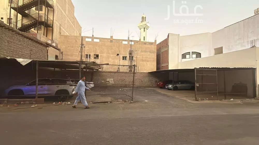 أرض للبيع في شارع أبو طاهر بن سلمة, حي بنى ظفر, مدينة المدينة المنورة, منطقة المدينة المنورة 1 صورة